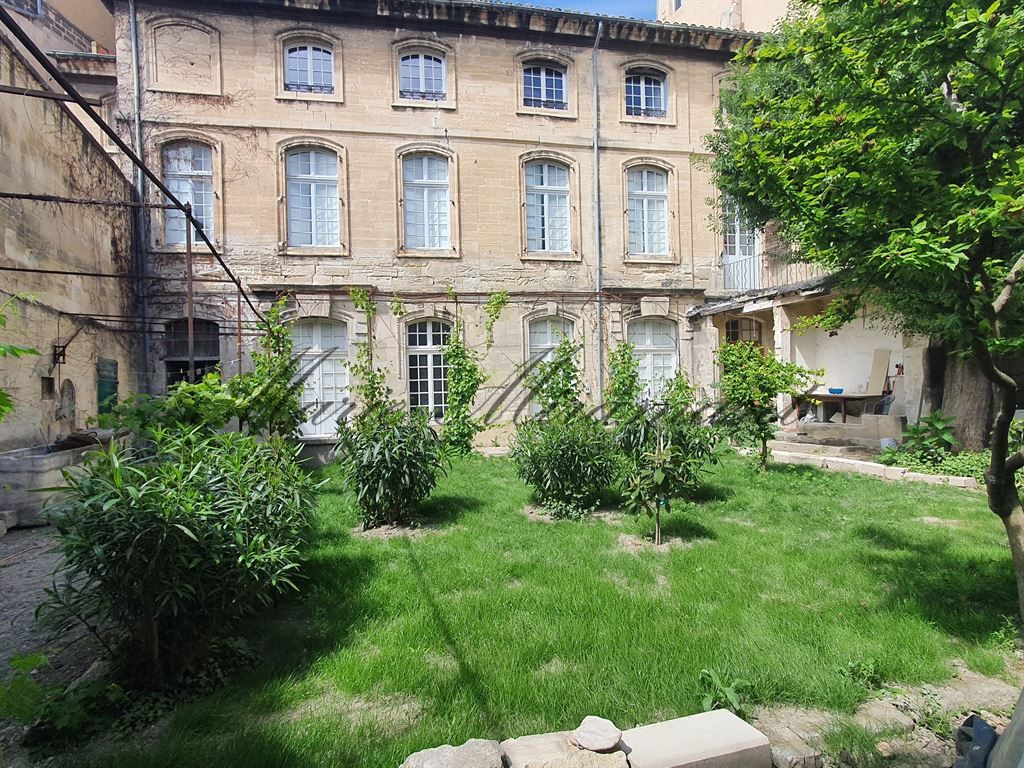 hôtel particulier 30 pièces en vente sur AVIGNON (84000)