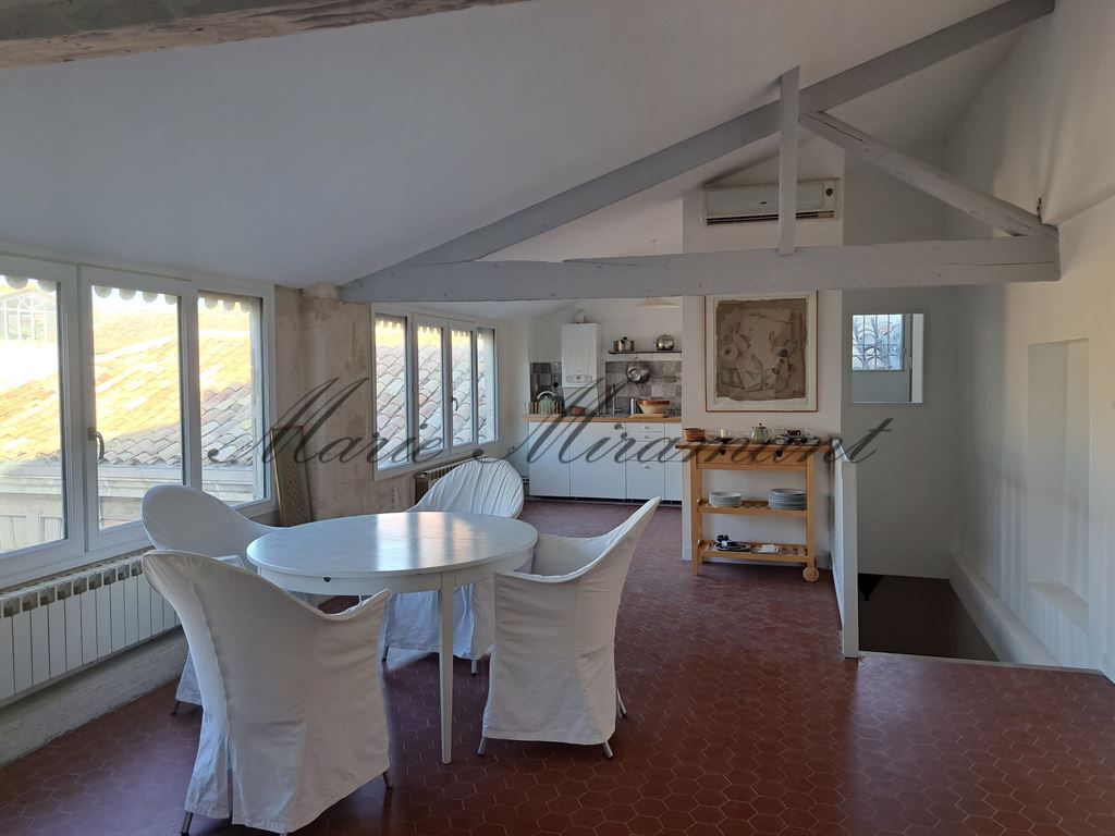 house 8 rooms for sale on AVIGNON (84000)