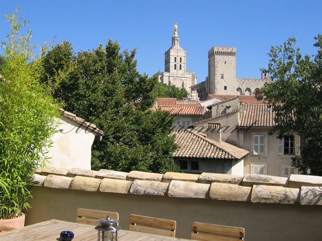 house 9 rooms for sale on AVIGNON (84000)